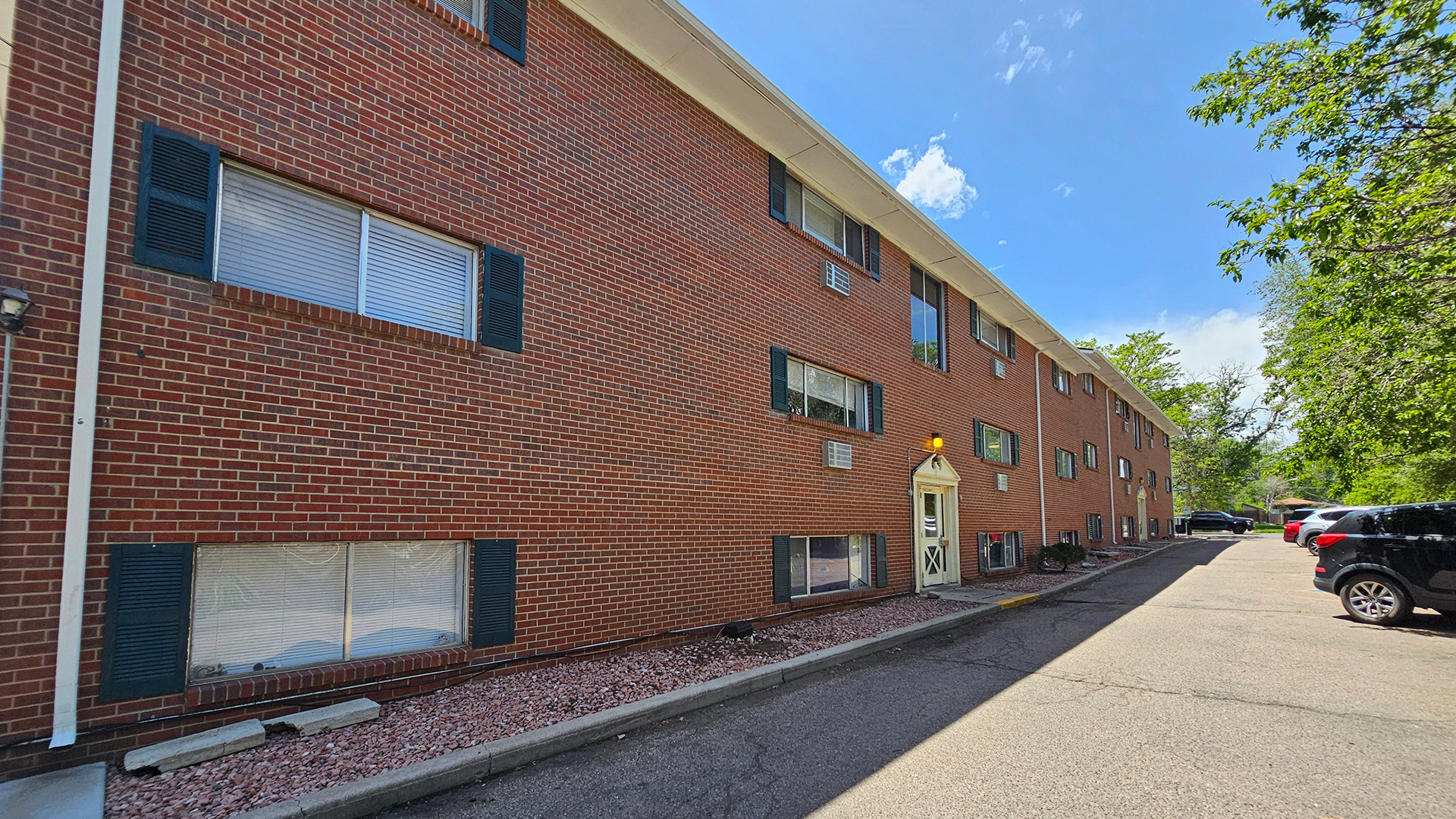 king-arthur-avail-hero knights apartments